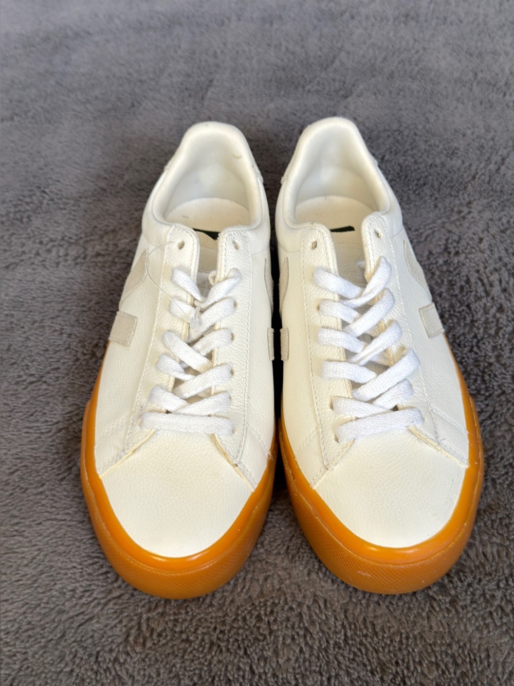 Brand New Never Been Worn Veja Campo Sneakers Size 7 - Picture 3 of 8